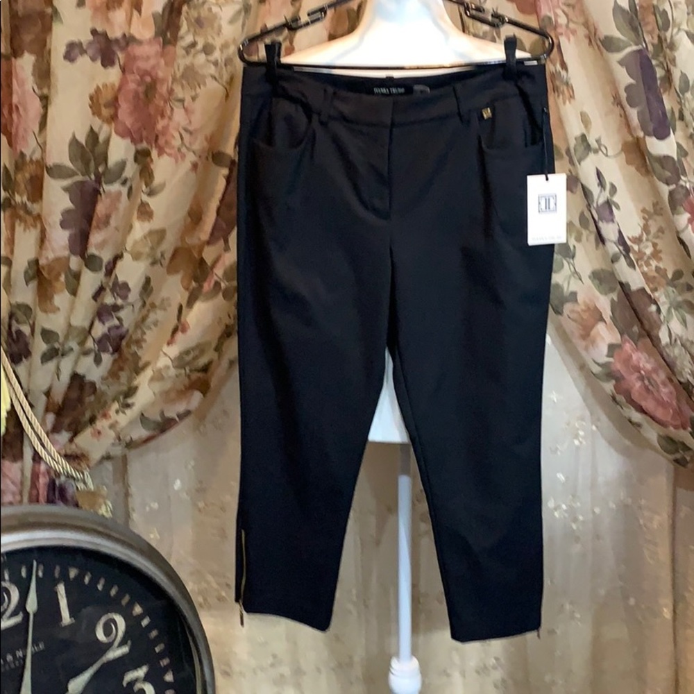 NWT, IVANKA TRUMP Capris in Black